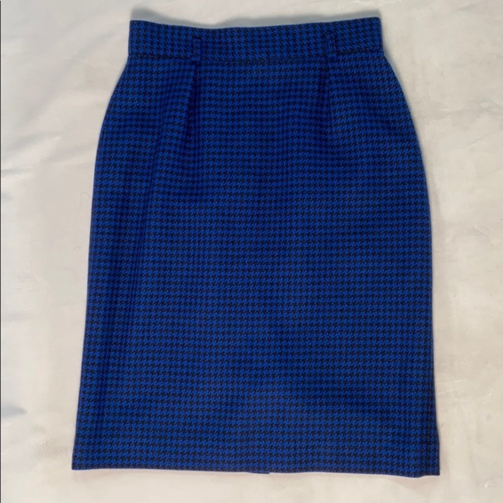 Vintage Wool Jones New York
Houndstooth Skirt 614